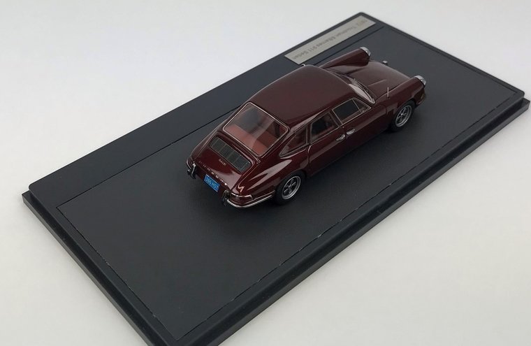 Matrix 1:43 Porsche 911 Troutman &amp; Barnes bruin