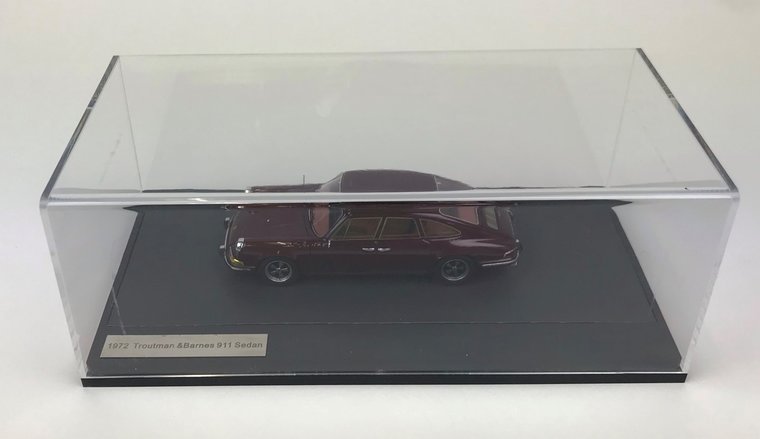 Matrix 1:43 Porsche 911 Troutman &amp; Barnes bruin