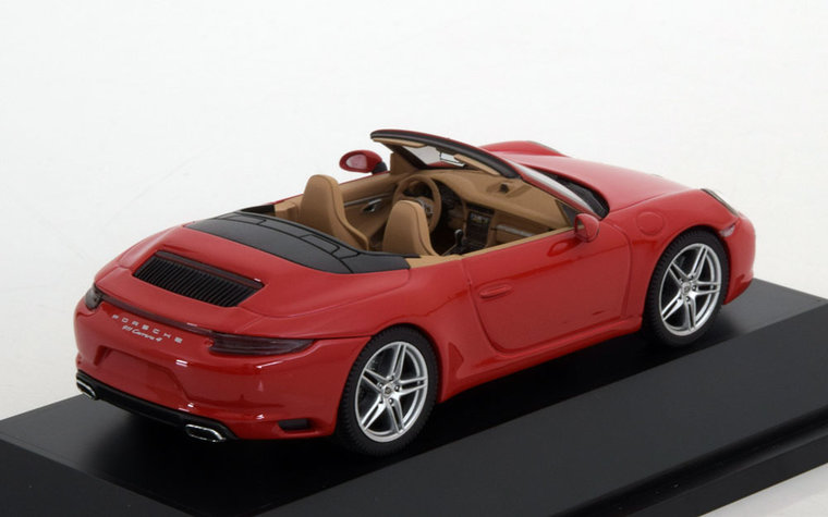 Herpa 1:43 Porsche 911 ( 991) Carrera 4 Cabrio rood