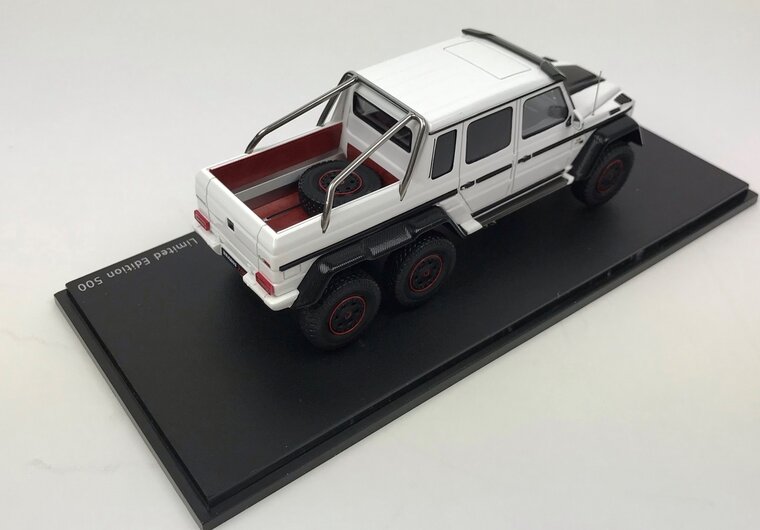 Schuco 1:43 Brabus B63 S 700 6x6 wit,  Pro.R 43