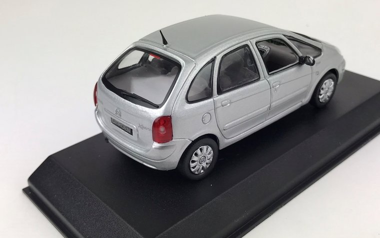 Norev 1:43 Citroen Xsara Picasso 2004 - zilver