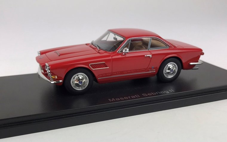 Neo Scale 1:43 Maserati Sebring II, rood 1964