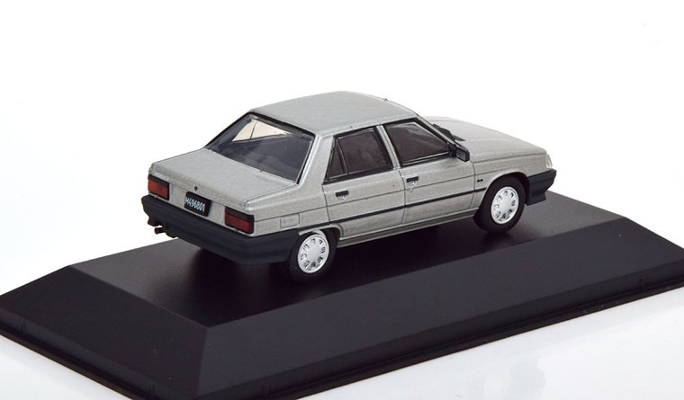 Atlas 1:43 Renault 9RL 1994 grijs in blisterverpakking