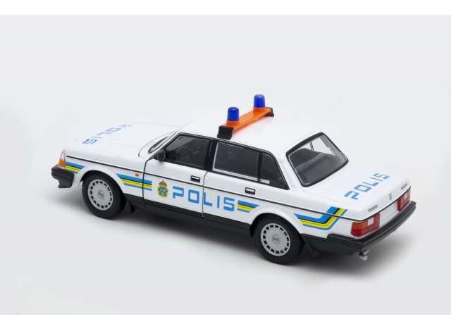 Welly 1:24 Volvo 240 GL Polis Politie Zweden