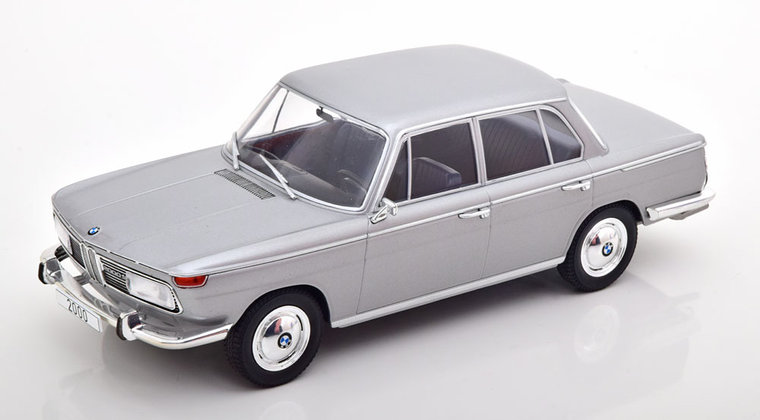 MCG 1:18 BMW 2000 Tilux Typ 121 1966-1970 zilver