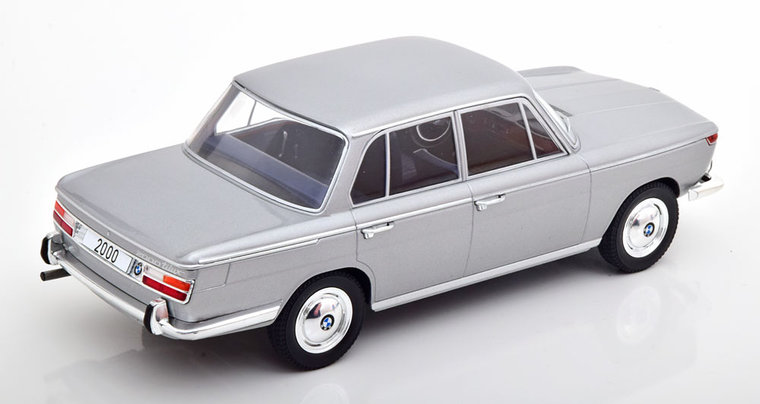 MCG 1:18 BMW 2000 Tilux Typ 121 1966-1970 zilver