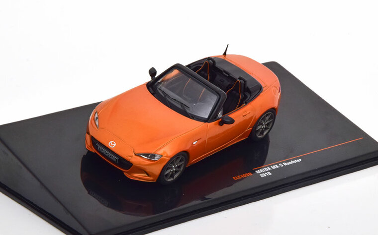 IXO 1:43 Mazda MX-5 Roadster 2019 oranje