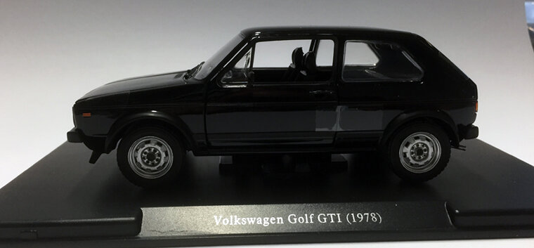 Atlas 1:24 Volkswagen Golf GTi zwart / Auto Vintage De Luxe Collectie