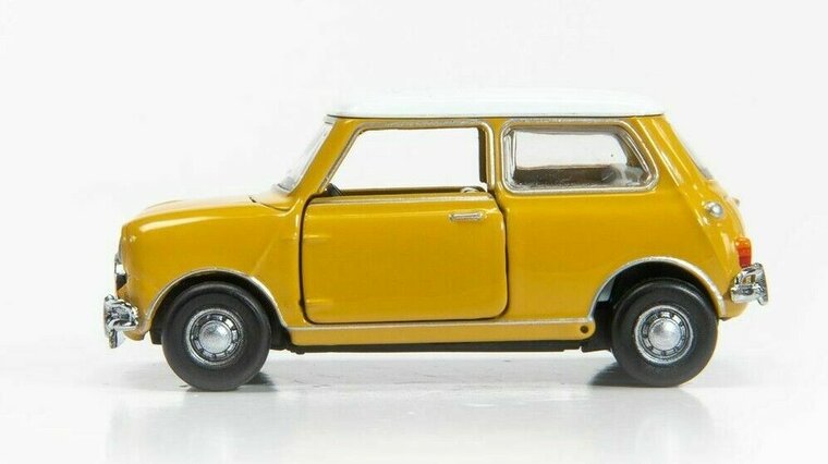 Tiny Toys 1:50 Mini Cooper MKI X Pantone oranje