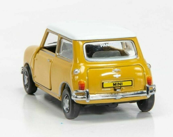 Tiny Toys 1:50 Mini Cooper MKI X Pantone oranje