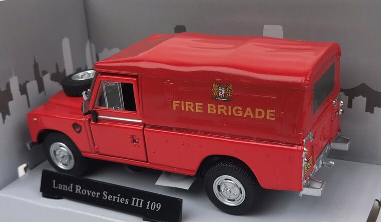 Cararama 1:43 Land Rover Series III 109 Fire Brigade , Brandweer rood