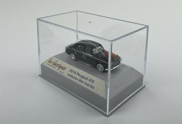 Les Classiques 1:87 Peugeot 403 Berline Trouwauto 1960 zwart