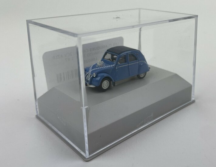 Les Classiques 1:87 Citroen 2CV AZLP Trouwauto 1958 blauw