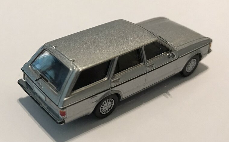 Premium Classixxs 1:87 Ford Granada MK I Turnier 1974 zilver