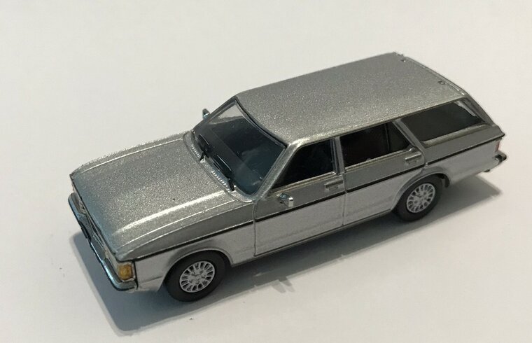 Premium Classixxs 1:87 Ford Granada MK I Turnier 1974 zilver
