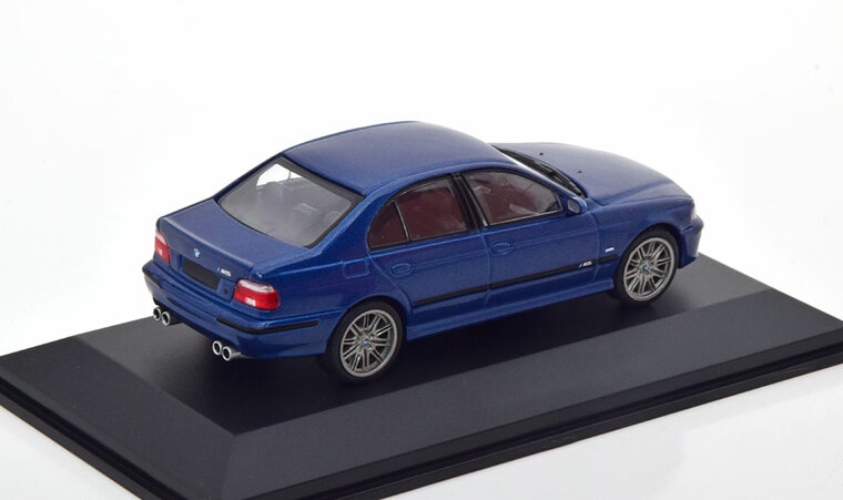 Solido 1:43 BMW M5 E39 5.0 V8 32V 2003 blauw metallic