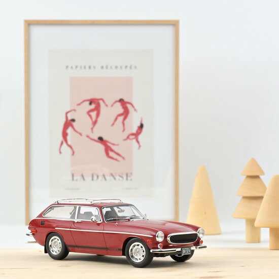 Norev 1:18 Volvo 1800 ES (US version) 1972 - Red with lower side stripes