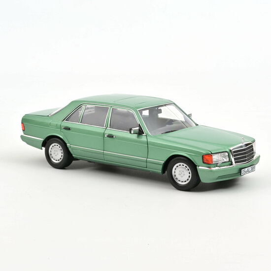 Norev 1:18 Mercedes-Benz 560 SEL 1991 - Light Green metallic