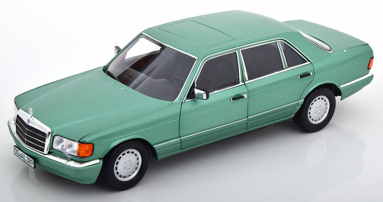 Norev 1:18 Mercedes-Benz 560 SEL 1991 - Light Green metallic