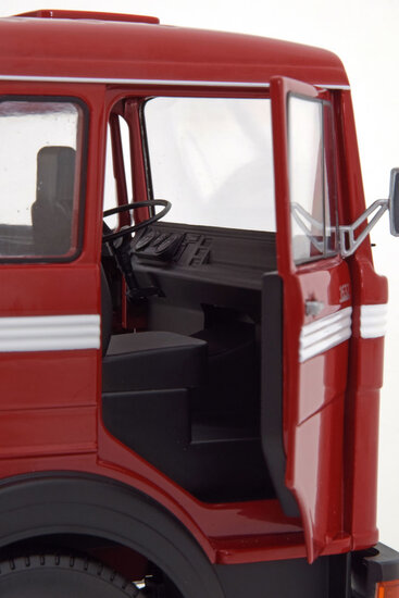 Road Kings 1:18 Mercedes LPS 1632 rood 1969