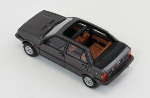 Premium X 1:43 Lancia Delta Selene Semi cabrio 1983 grijs, vitrine beschadigd ( is gescheurd) 