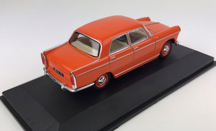 Odeon 1:43 Peugeot 404 Berline 1961 oranje