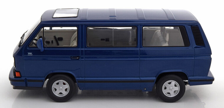 KK Scale 1:18 Volkswagen T3 Multivan  blauwmetallic