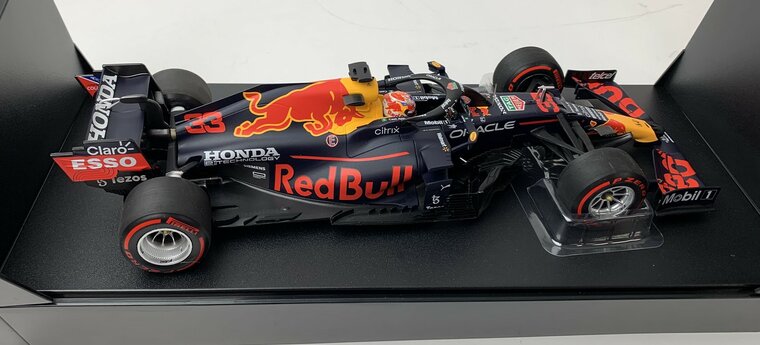 Minichamps 1:18 Red Bull Racing Honda RB16B Max Verstappen No 33, winner Dutch GP 2021
