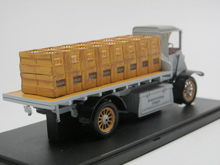 Autocult 1:43 Tribelhorn 3to Kettenwagen - Switzerland 1918 grijs