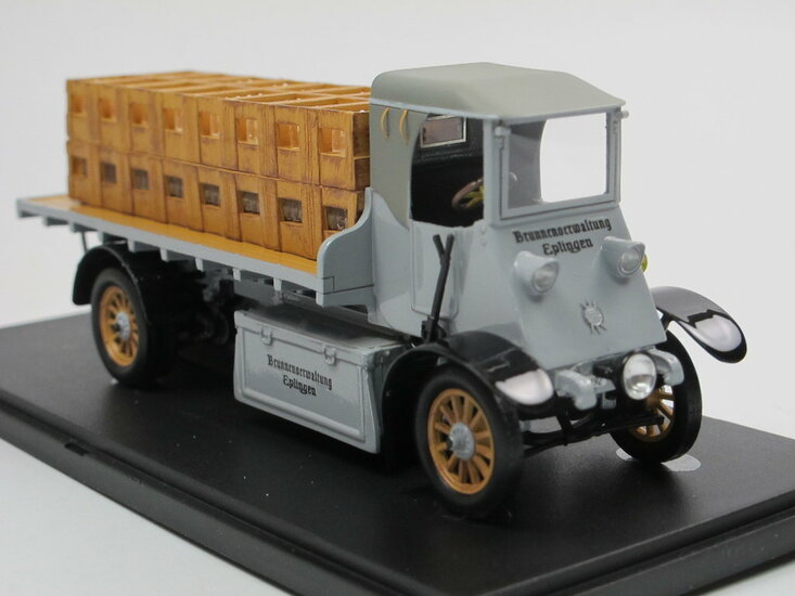 Autocult 1:43 Tribelhorn 3to Kettenwagen - Switzerland 1918 grijs