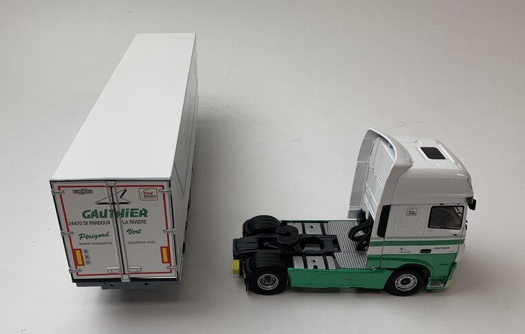 Eligor 1:43 Daf XF480 MY 2017 Superspace Cab "Gauthier- 70e Anniversaire ( 1946 - 2016)", trekker met oplegger