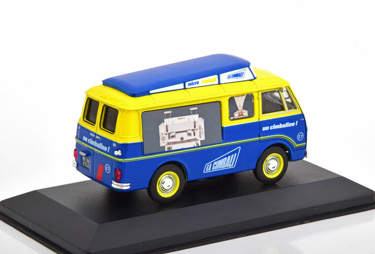 Atlas 1:43 Alfa Romeo van - La Cimbali 1955 blauw geel in vitrine