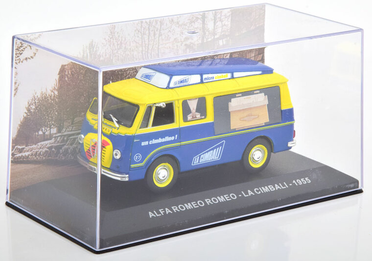 Atlas 1:43 Alfa Romeo van - La Cimbali 1955 blauw geel in vitrine