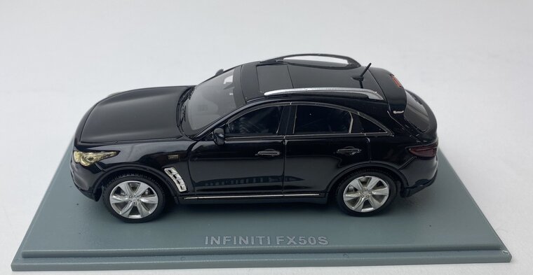 Neo Scale 1:43 Infiniti FX50 S zwart