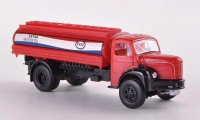 Brekina Berliet GLR 8 Tank Esso (F) vrachtwagen