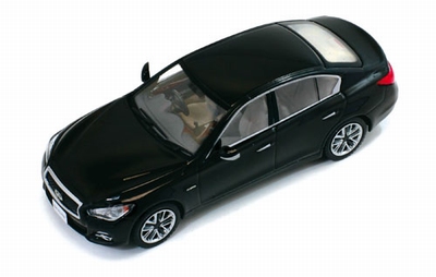 J collection 1:43 Nissan Skyline (L53H) 2013 zwart