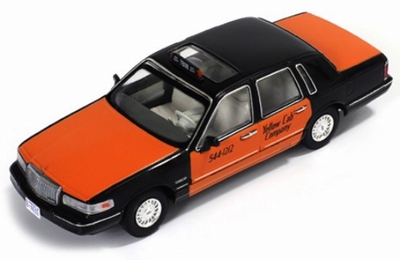 Premium X 1:43 Lincoln Town Car Taxi 1996 zwart oranje