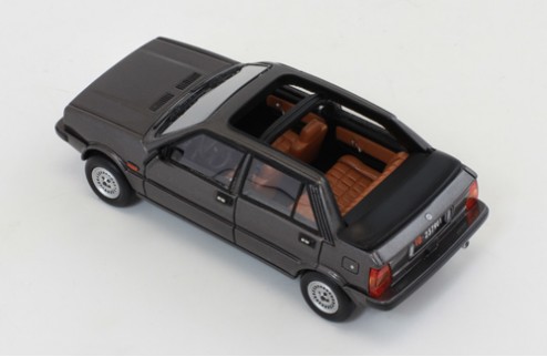 Premium X 1:43 Lancia Delta Selene Semi cabrio 1983 grijs, vitrine beschadigd ( is gescheurd) 