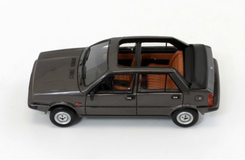 Premium X 1:43 Lancia Delta Selene Semi cabrio 1983 grijs, vitrine beschadigd ( is gescheurd) 