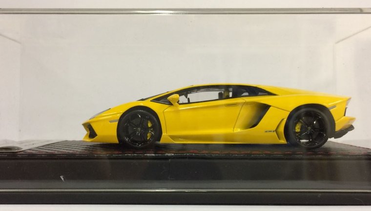 Fronti Art 1:43 Lamborghini Aventador LP700-4 geel
