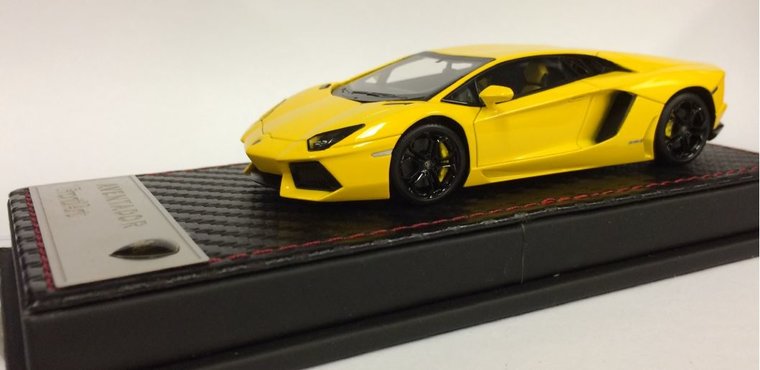 Fronti Art 1:43 Lamborghini Aventador LP700-4 geel