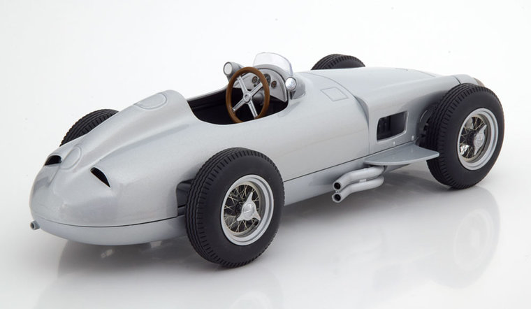 iScale 1:18 Mercedes Benz W196 plain body edition 1955