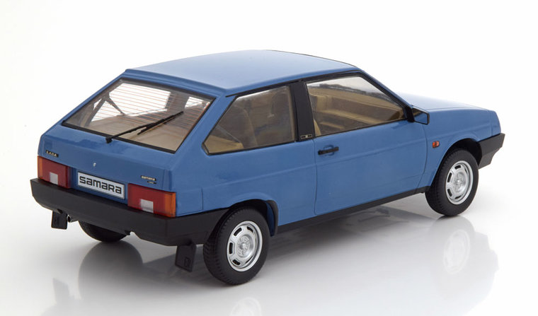 KK Scale 1:18 Lada Samara 1984 blauw, oplage 250 stuks