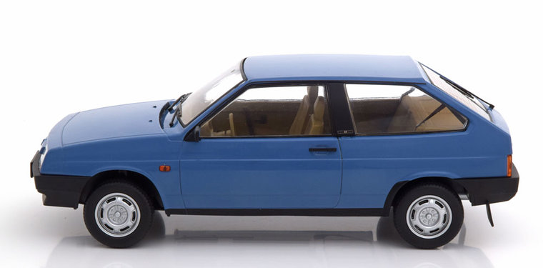 KK Scale 1:18 Lada Samara 1984 blauw, oplage 250 stuks