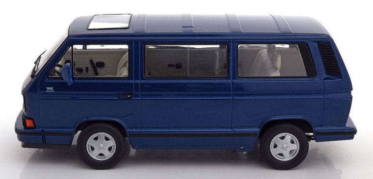 KK Scale 1:18 Volkswagen T3 Multivan  blauwmetallic