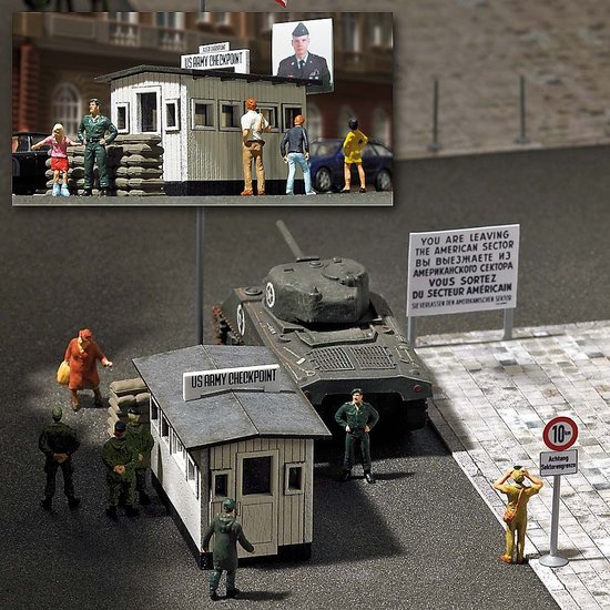 Busch 1:87 Checkpoint Charlie HO bouwpakket 