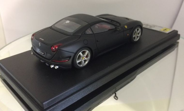 Looksmart 1:43 Ferrari California T Matt zwart