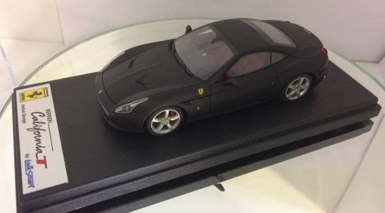 Looksmart 1:43 Ferrari California T Matt zwart