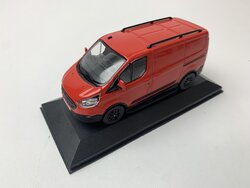 Vanguards 1:43 Ford Transit Custom Trail rood RHD