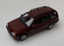 Premium Classixxs 1:87 Opel Kadett E Caravan Club Special 1989 donkerrood